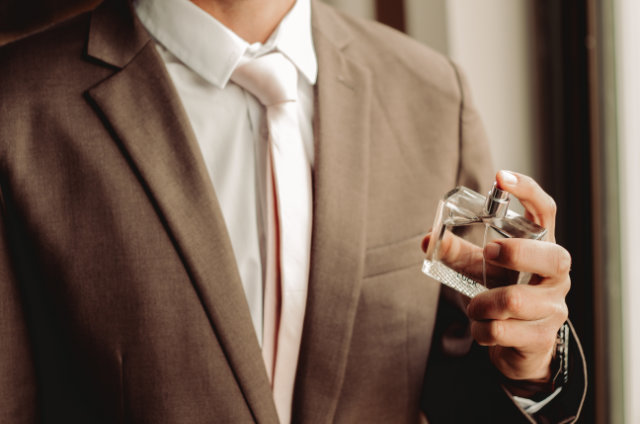 Ranking perfum dla mężczyzn po 50: Najlepsze zapachy, które podkreślą męską elegancję