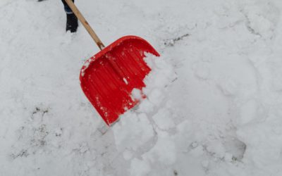 Porównanie łopat do śniegu: aluminiowe, dla dzieci i tradycyjne – która najlepsza?