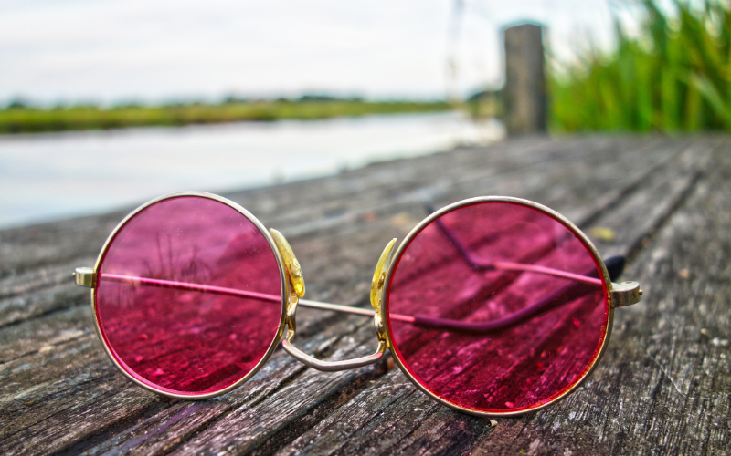 Okulary przeciwsłoneczne damskie – chronią oczy i dodają stylu