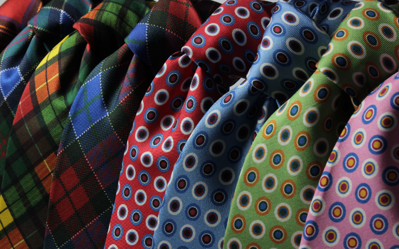 Krawaty męskie – eleganckie dodatki do każdej stylizacji